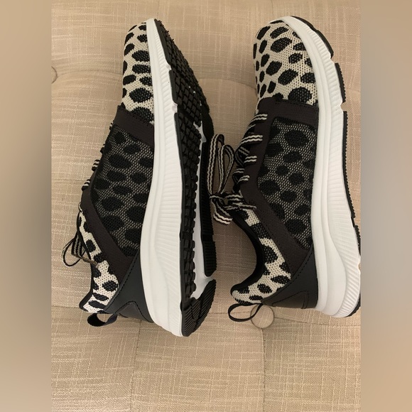 Avia Walmart Animal Print Sneakers BNWOT Only Worn in Home Size 7 1/2 - Picture 3 of 8